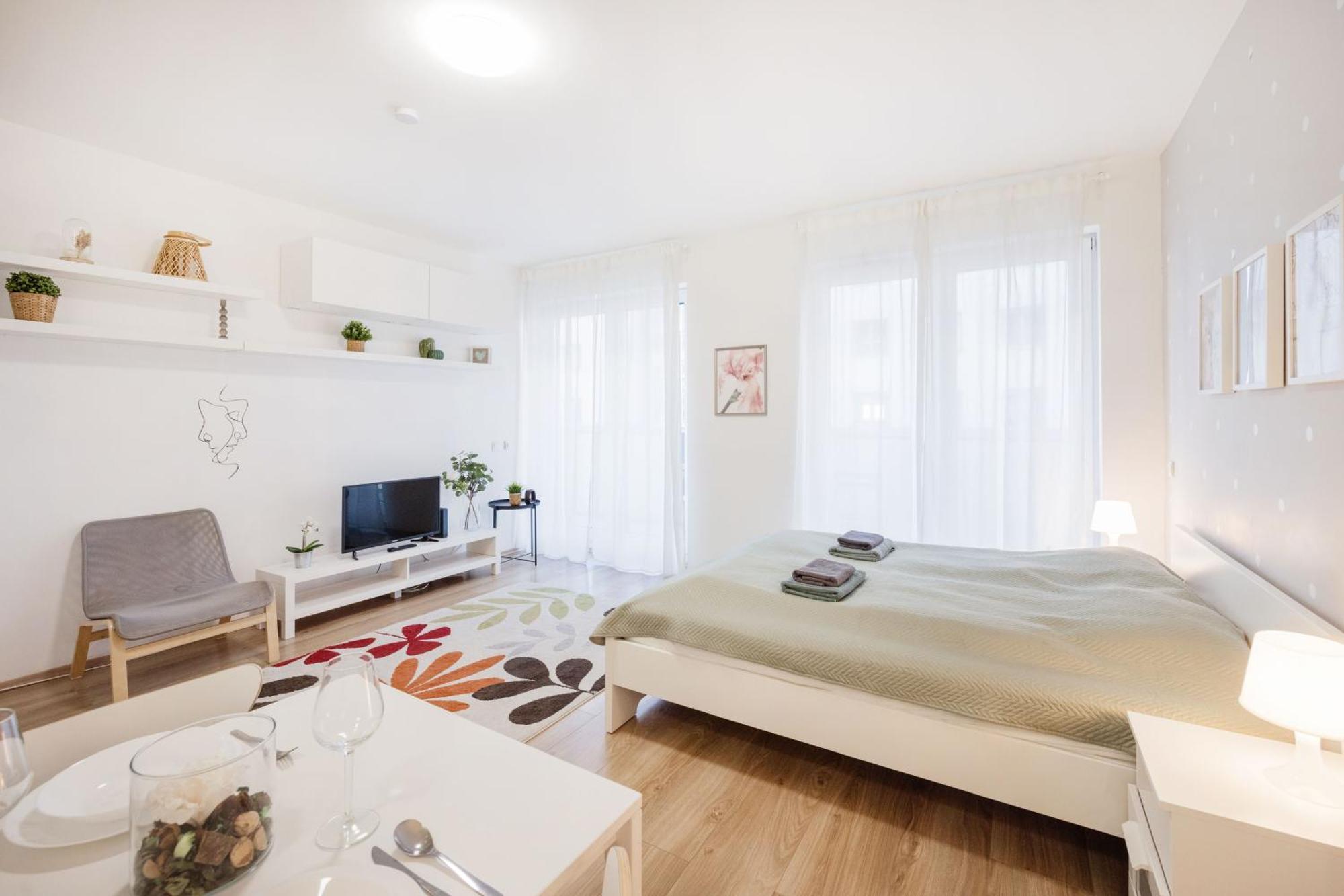 The Chic Crib With Balcony Daire Budapeşte Dış mekan fotoğraf
